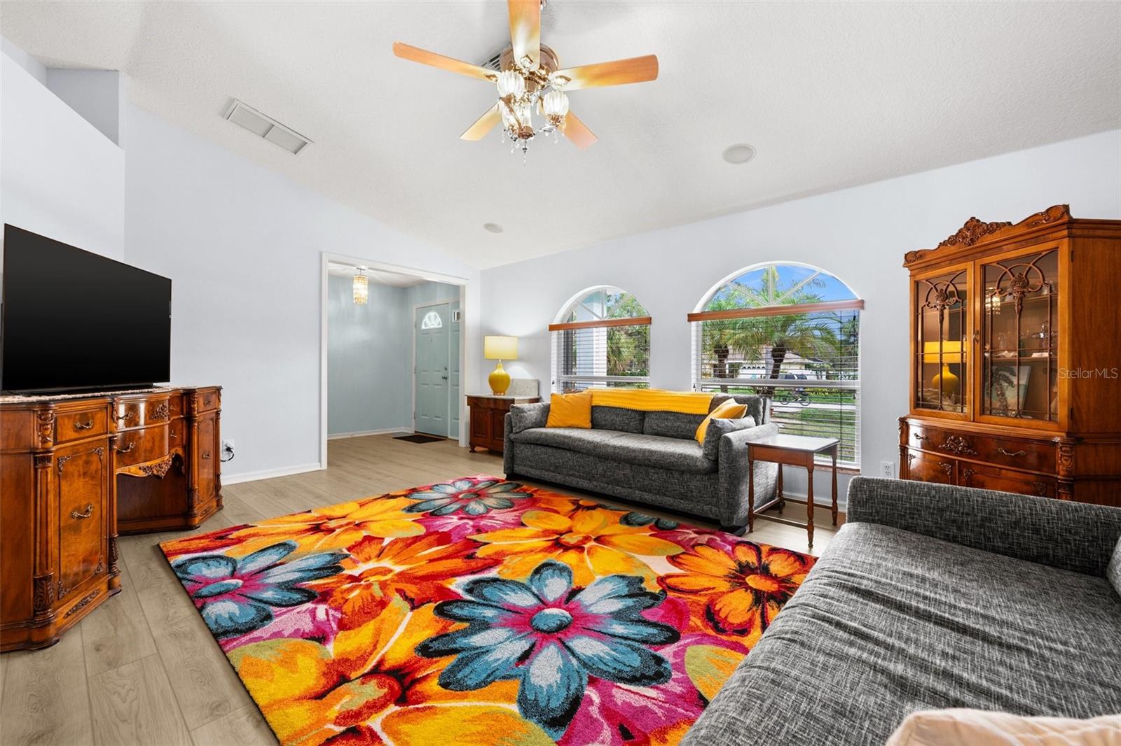 Image 7 of 39 For 840 Van Gogh Road