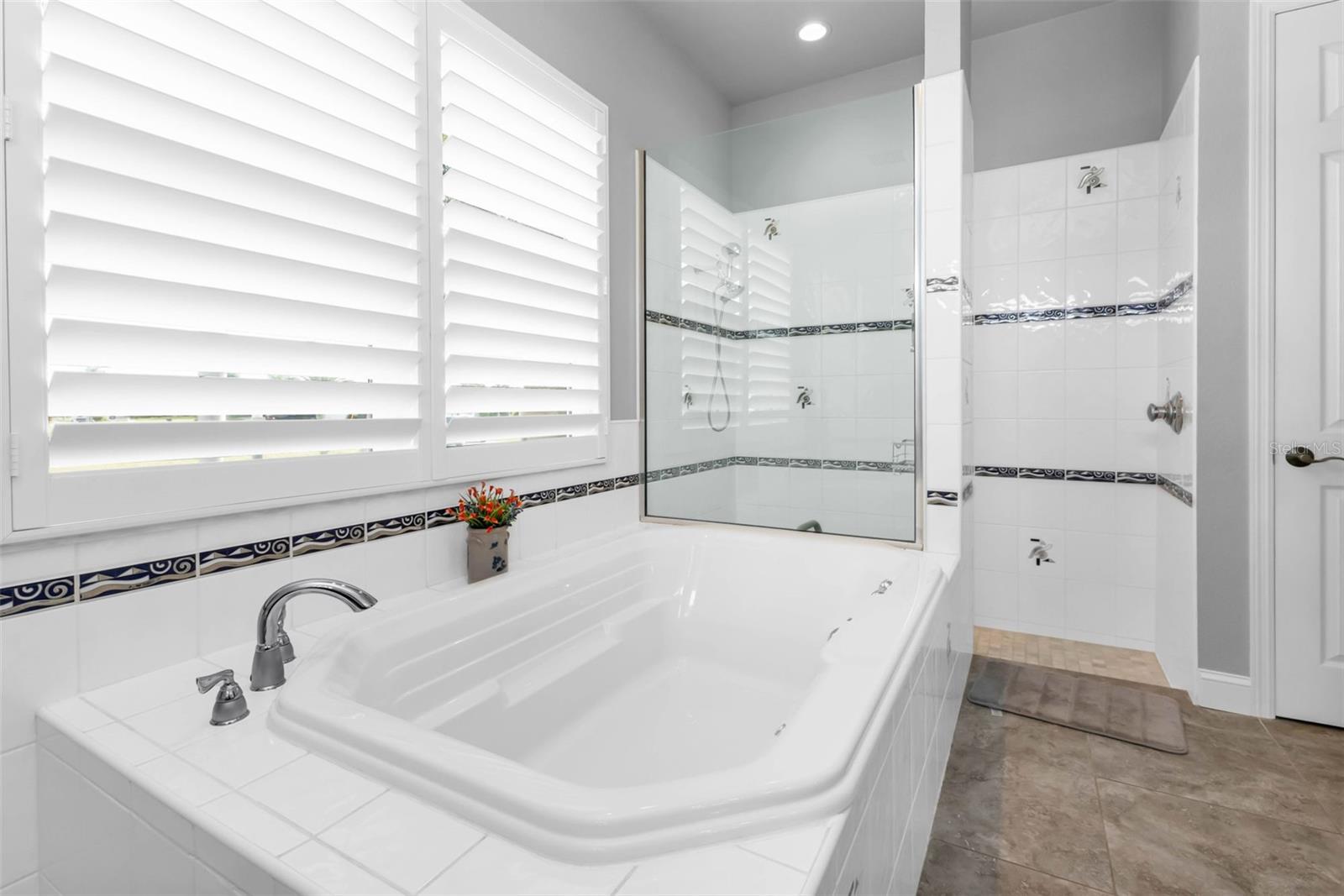 Image 31 of 90 For 3691 Whippoorwill Boulevard