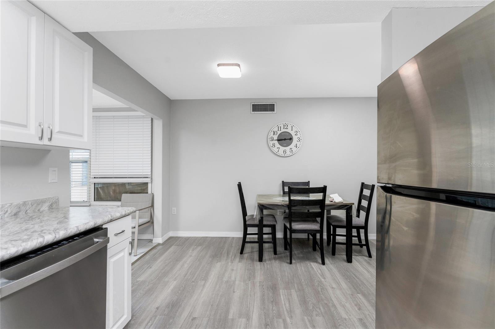 Image 21 of 38 For 4158 Tamiami Trail S8