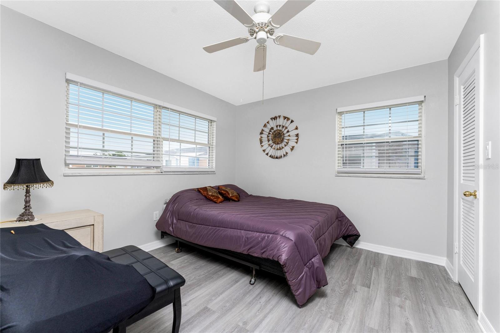 Image 23 of 38 For 4158 Tamiami Trail S8