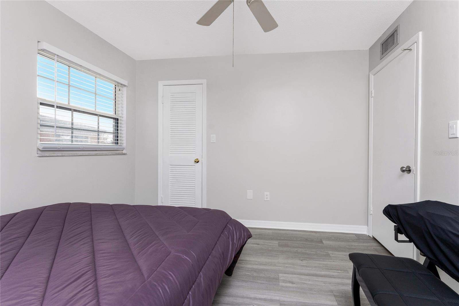 Image 24 of 38 For 4158 Tamiami Trail S8