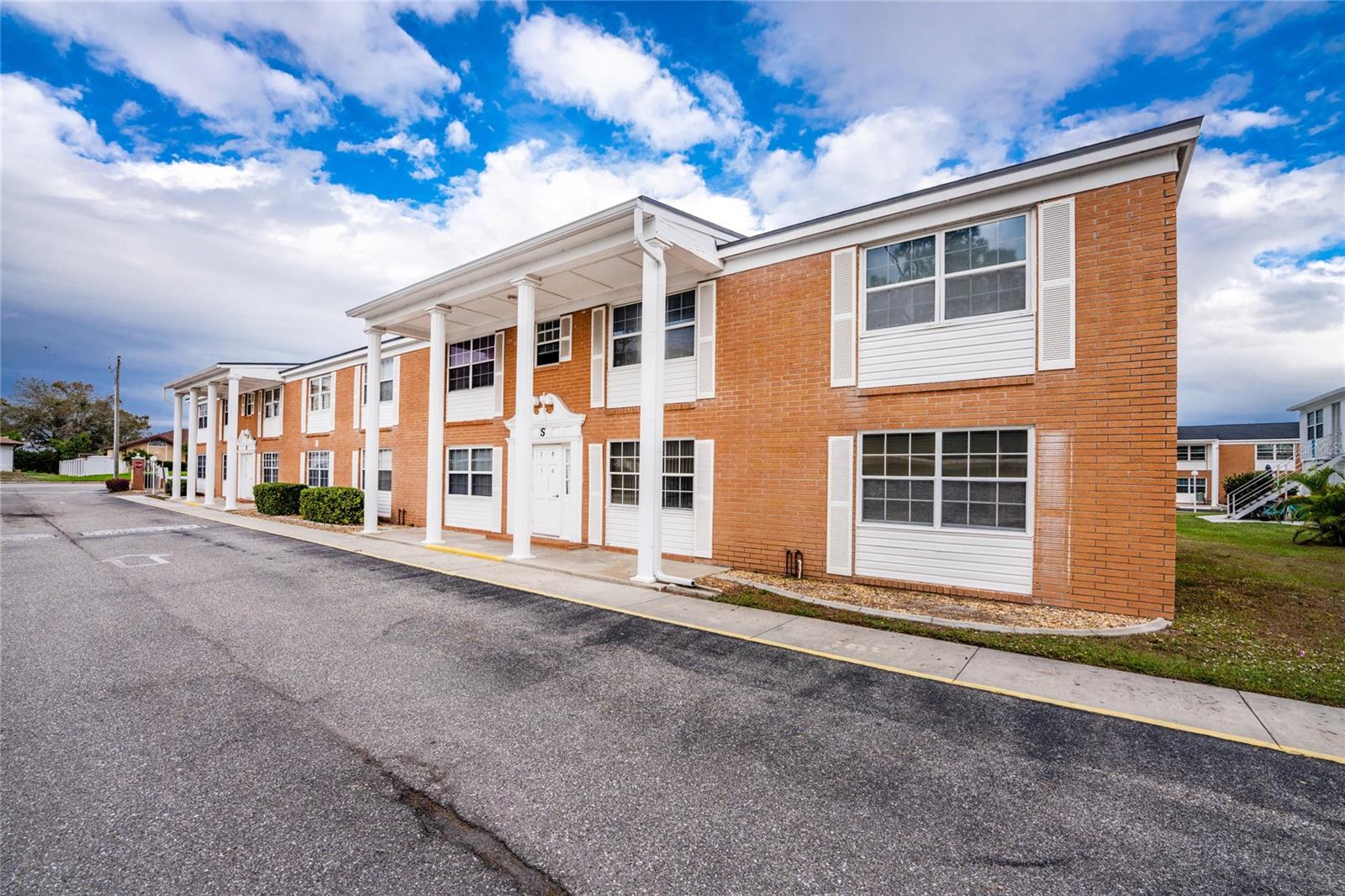 Image 35 of 38 For 4158 Tamiami Trail S8