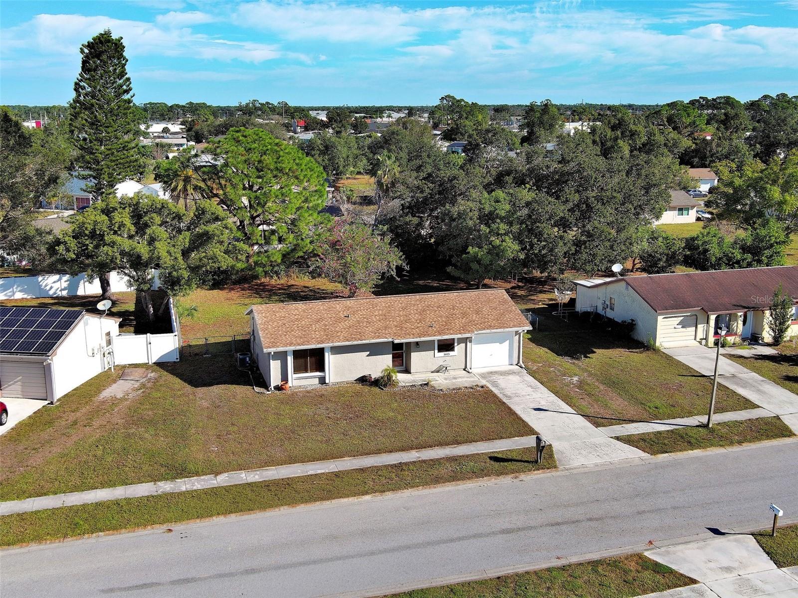 Image 4 of 40 For 5815 Spearman Circle