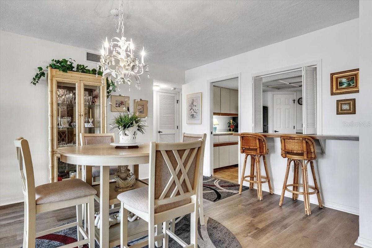 Image 11 of 42 For 23465 Harborview Road 723