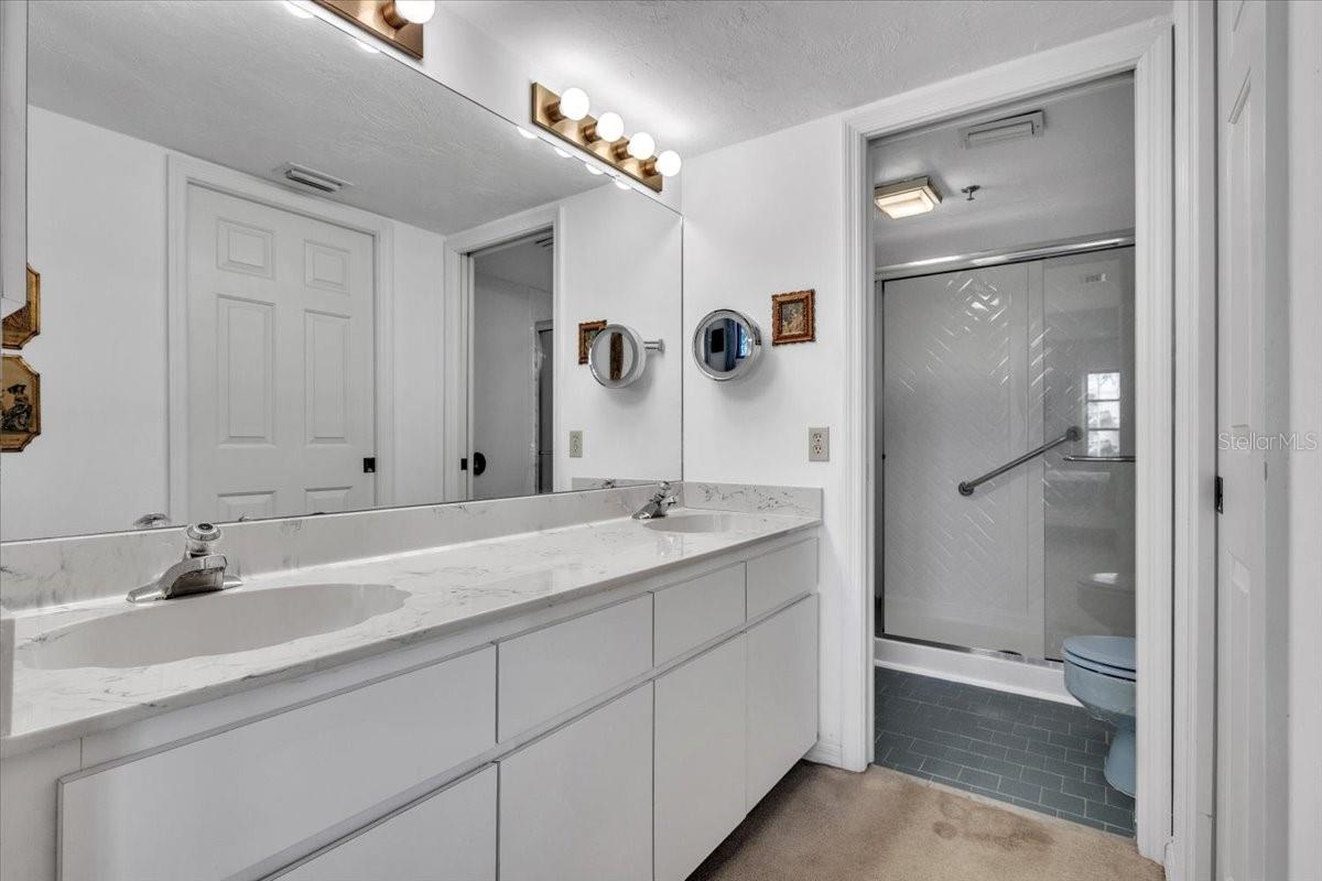 Image 18 of 42 For 23465 Harborview Road 723