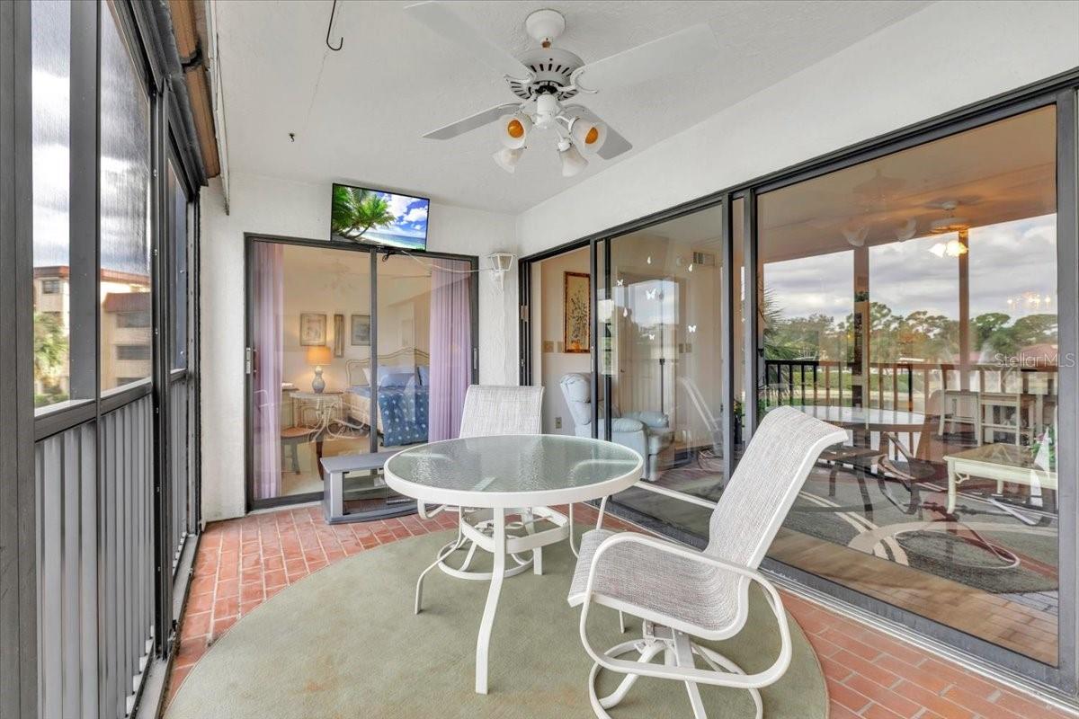 Image 25 of 42 For 23465 Harborview Road 723