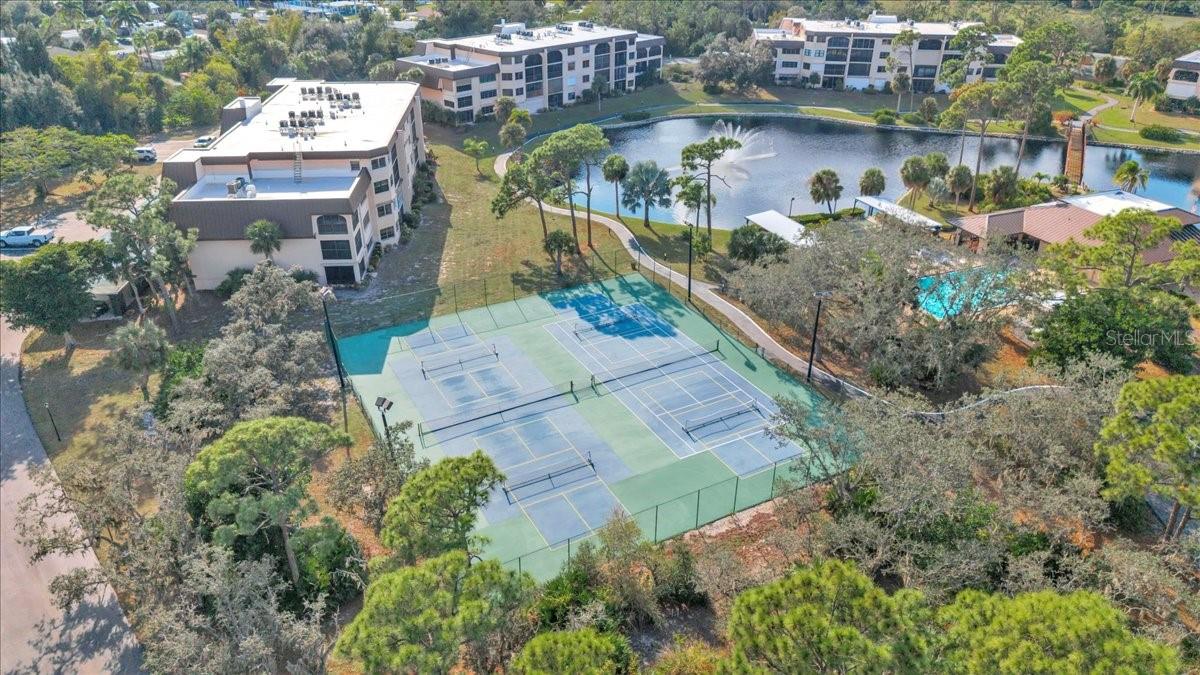 Image 40 of 42 For 23465 Harborview Road 723