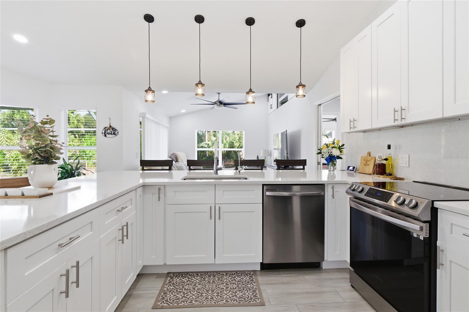 Image 13 of 37 For 5986 Ponce De Leon Boulevard