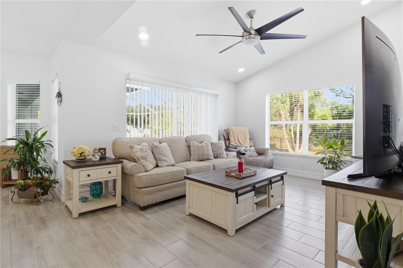 Image 4 of 37 For 5986 Ponce De Leon Boulevard