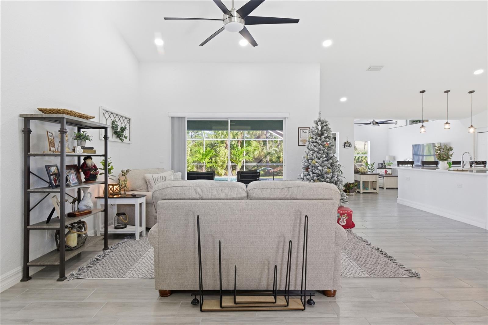 Image 5 of 37 For 5986 Ponce De Leon Boulevard