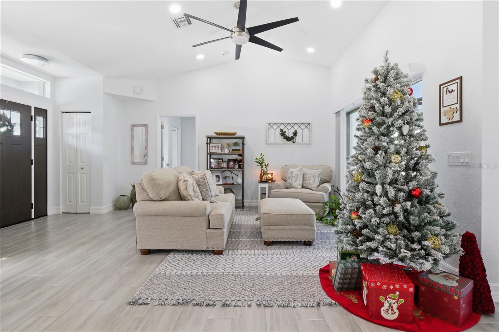 Image 7 of 37 For 5986 Ponce De Leon Boulevard