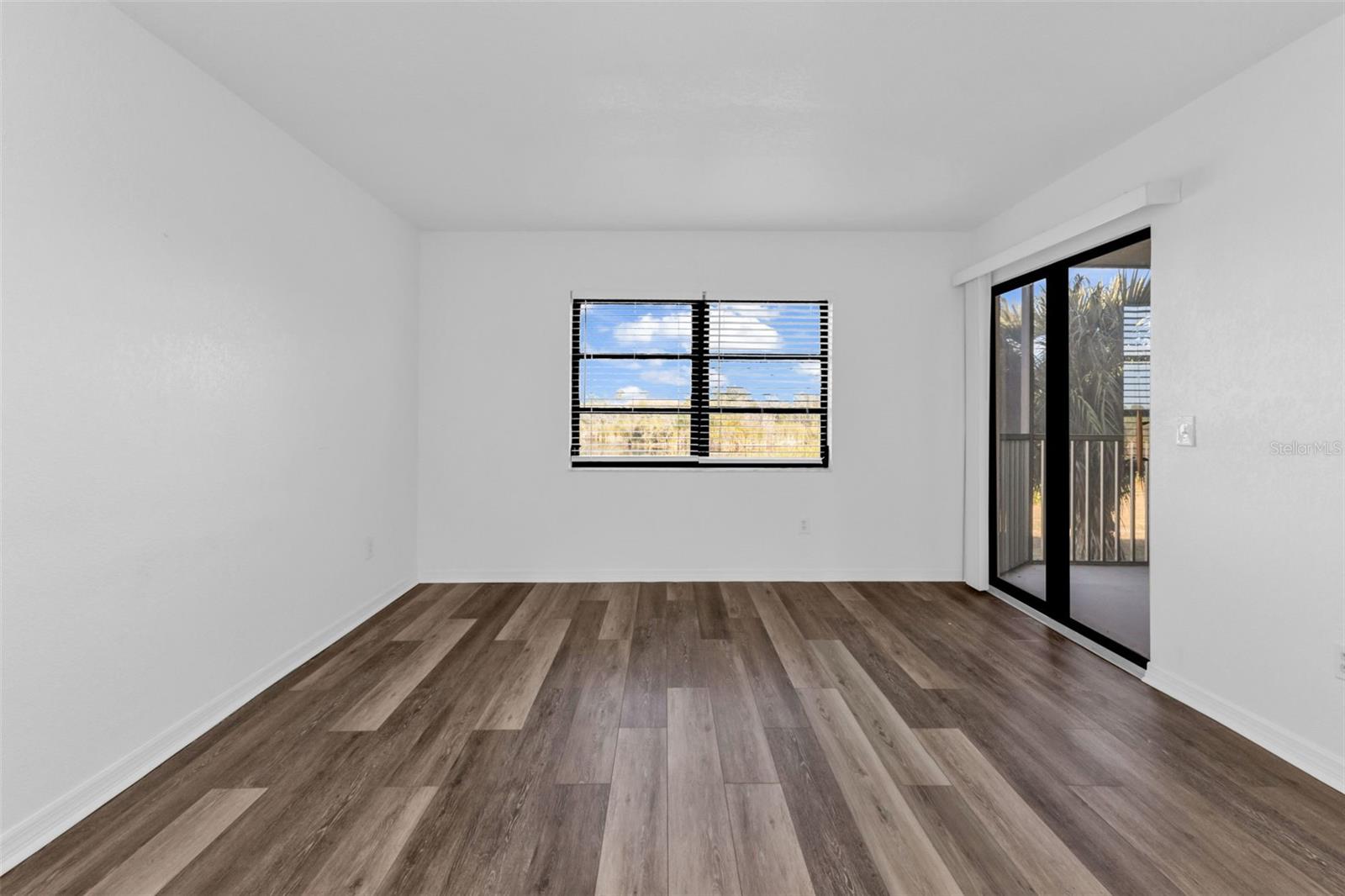 Image 12 of 44 For 175 Kings Highway B6-526