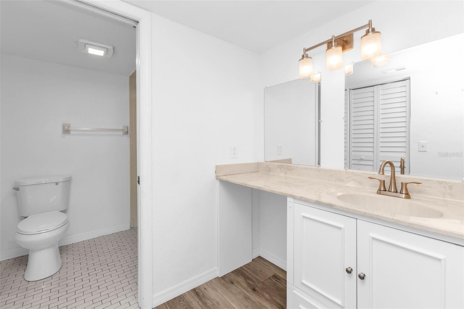 Image 14 of 44 For 175 Kings Highway B6-526