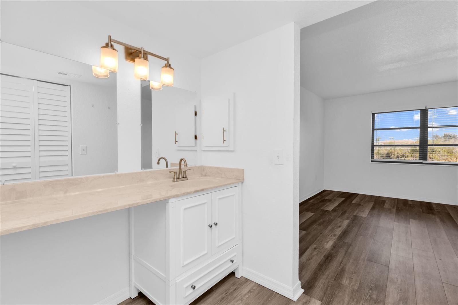 Image 16 of 44 For 175 Kings Highway B6-526