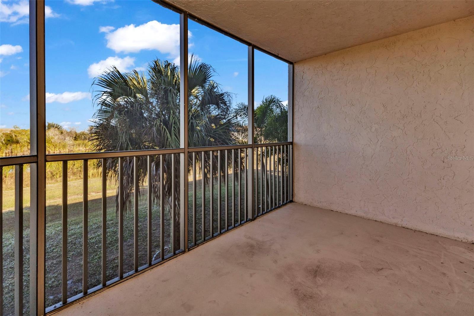 Image 22 of 44 For 175 Kings Highway B6-526