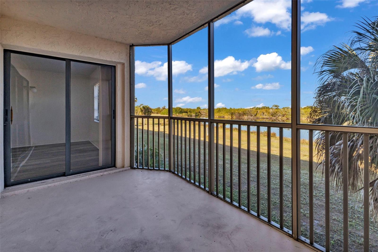 Image 23 of 44 For 175 Kings Highway B6-526