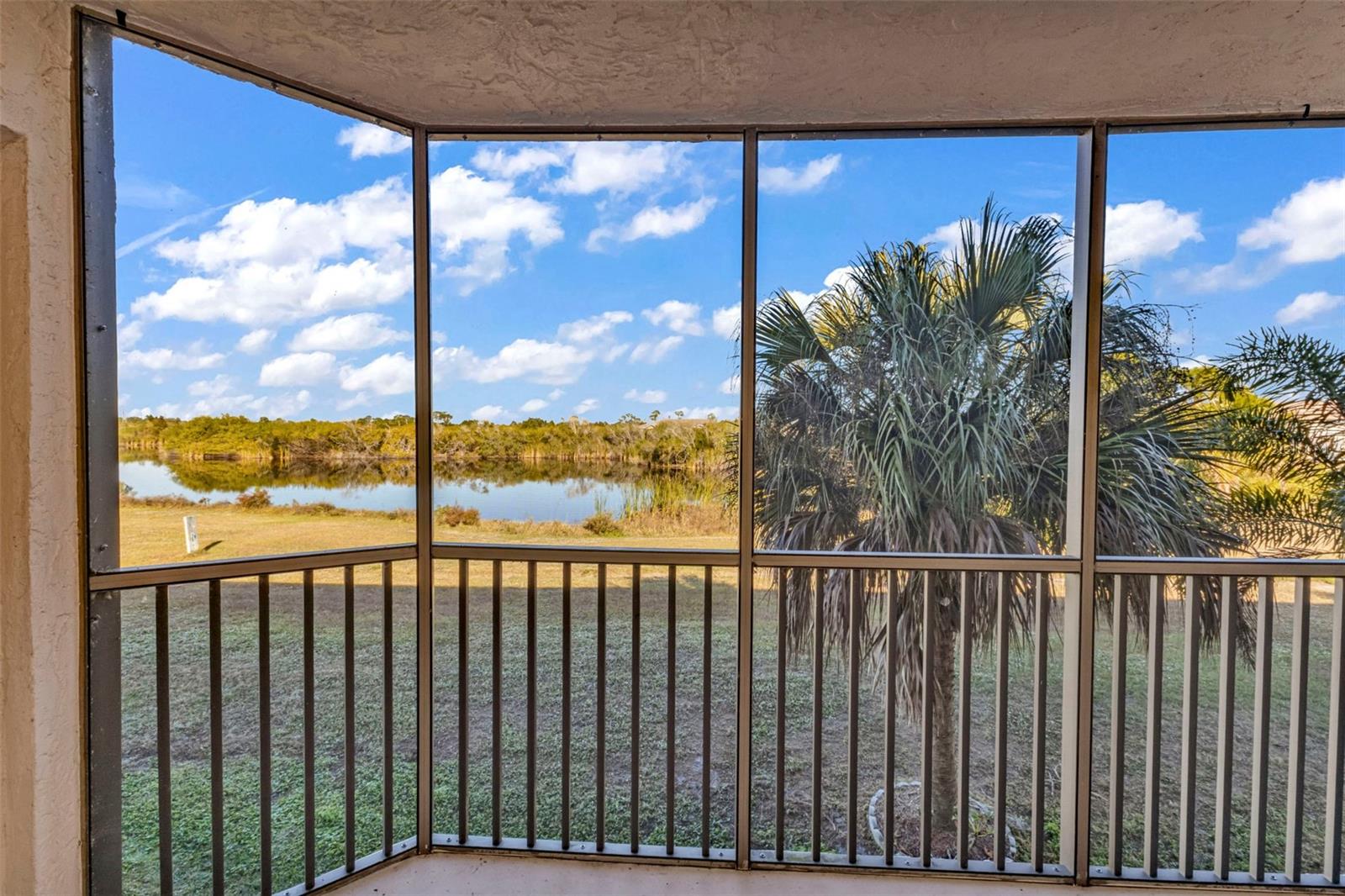 Image 24 of 44 For 175 Kings Highway B6-526