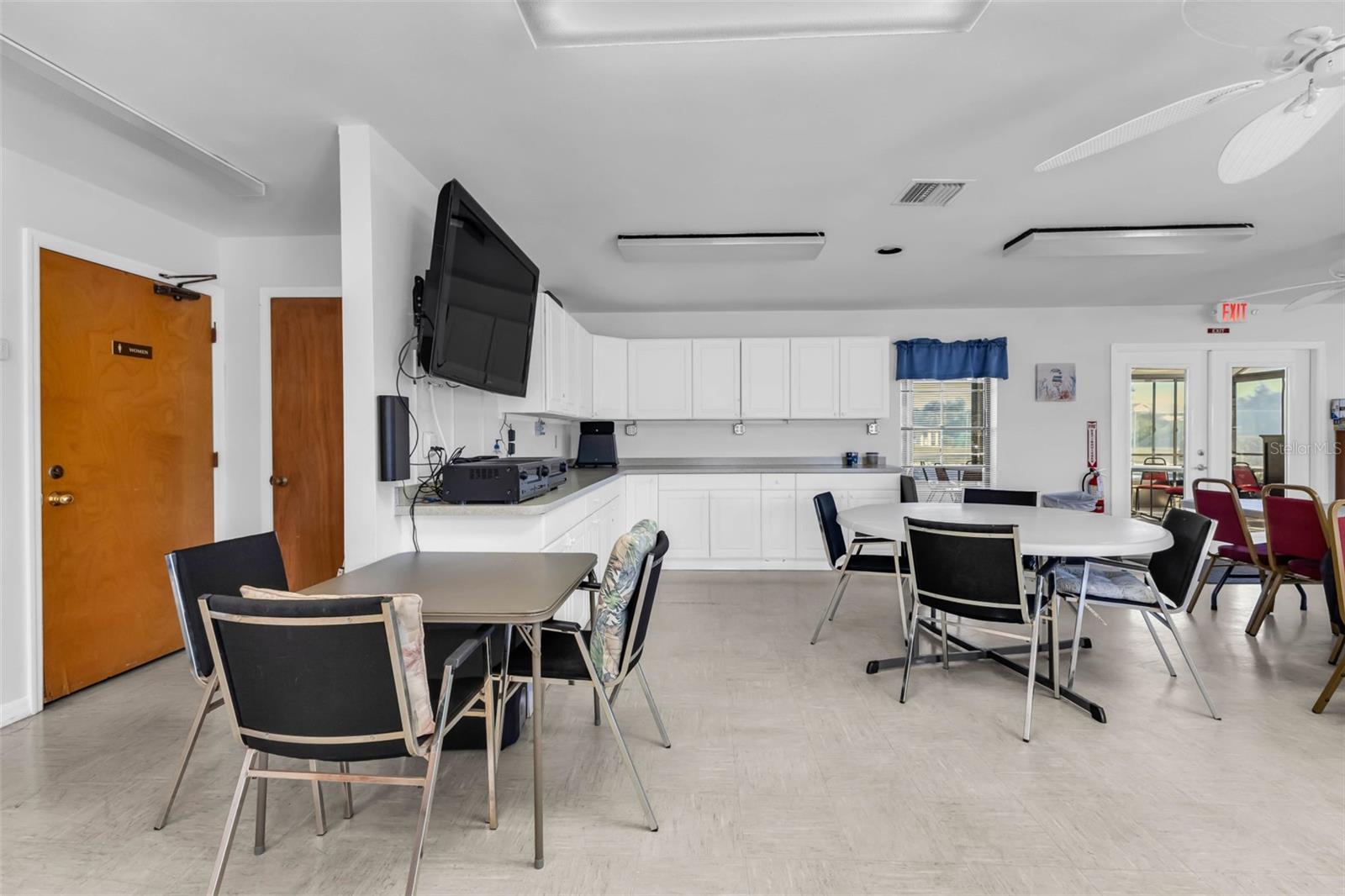 Image 32 of 44 For 175 Kings Highway B6-526