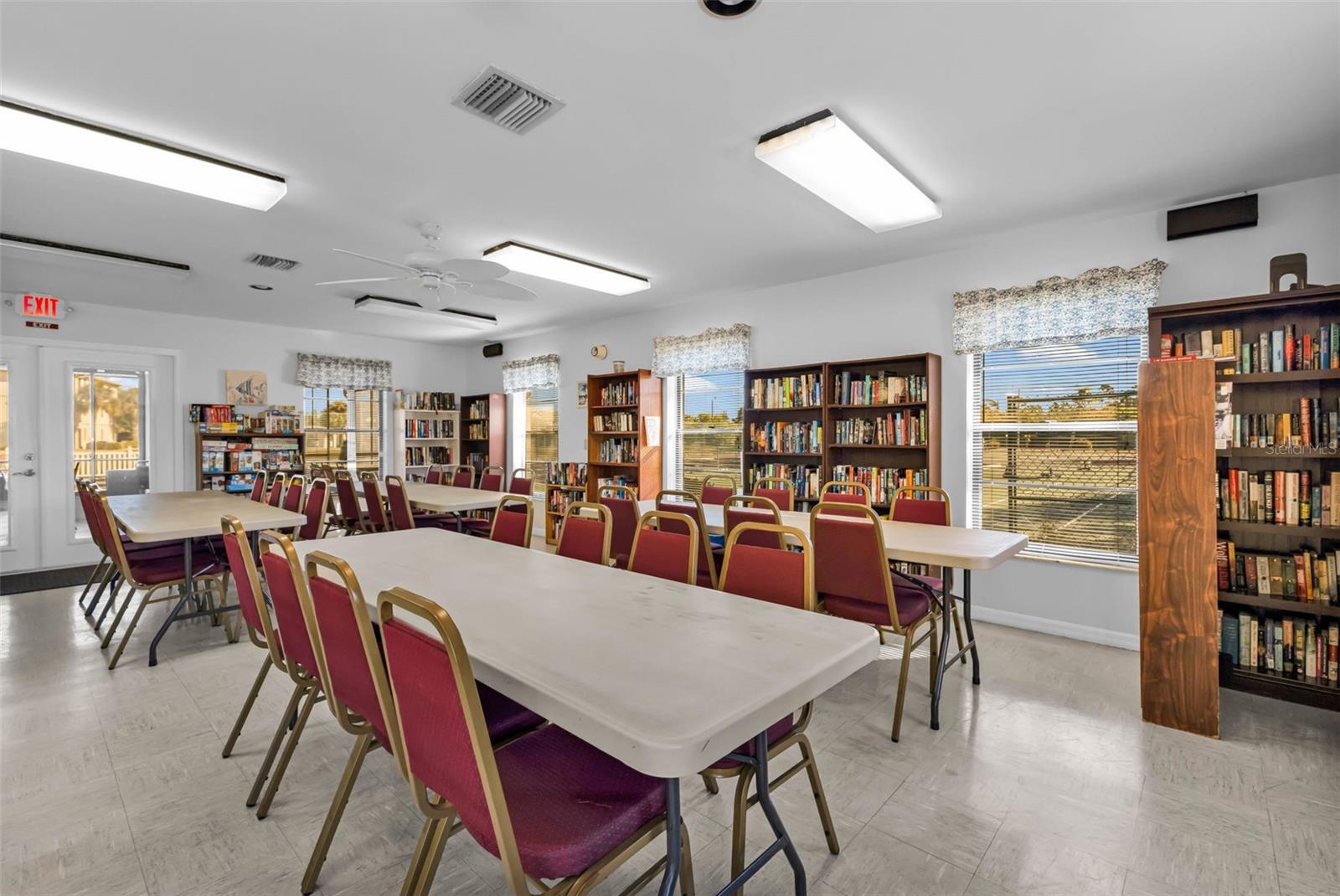 Image 33 of 44 For 175 Kings Highway B6-526