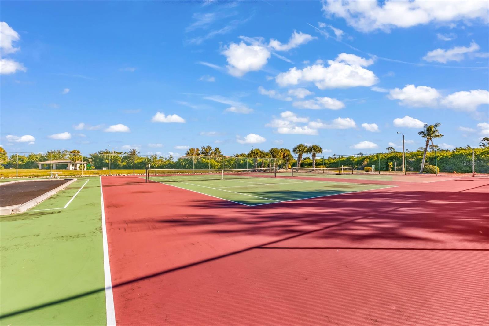 Image 41 of 44 For 175 Kings Highway B6-526