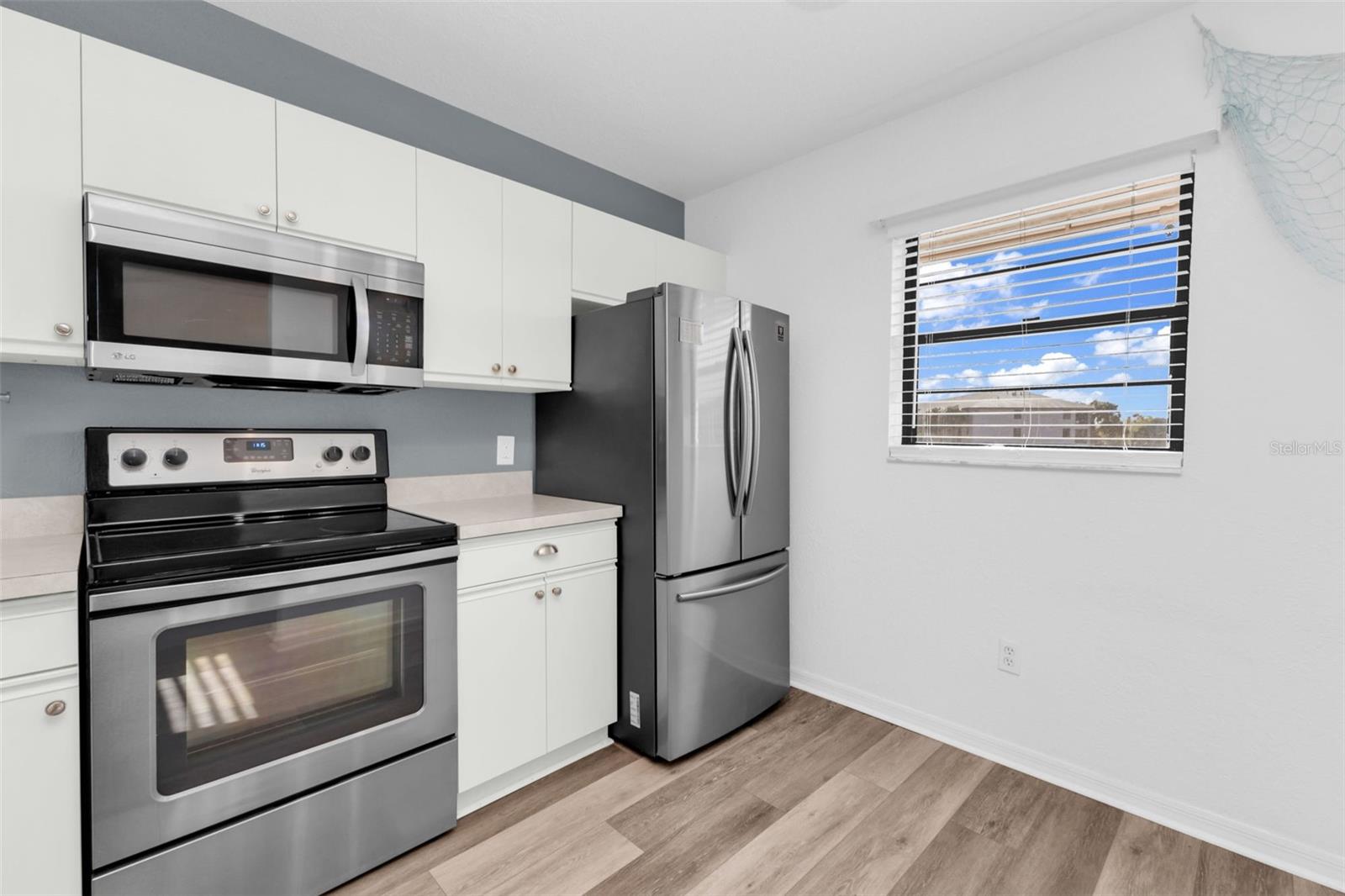 Image 6 of 44 For 175 Kings Highway B6-526