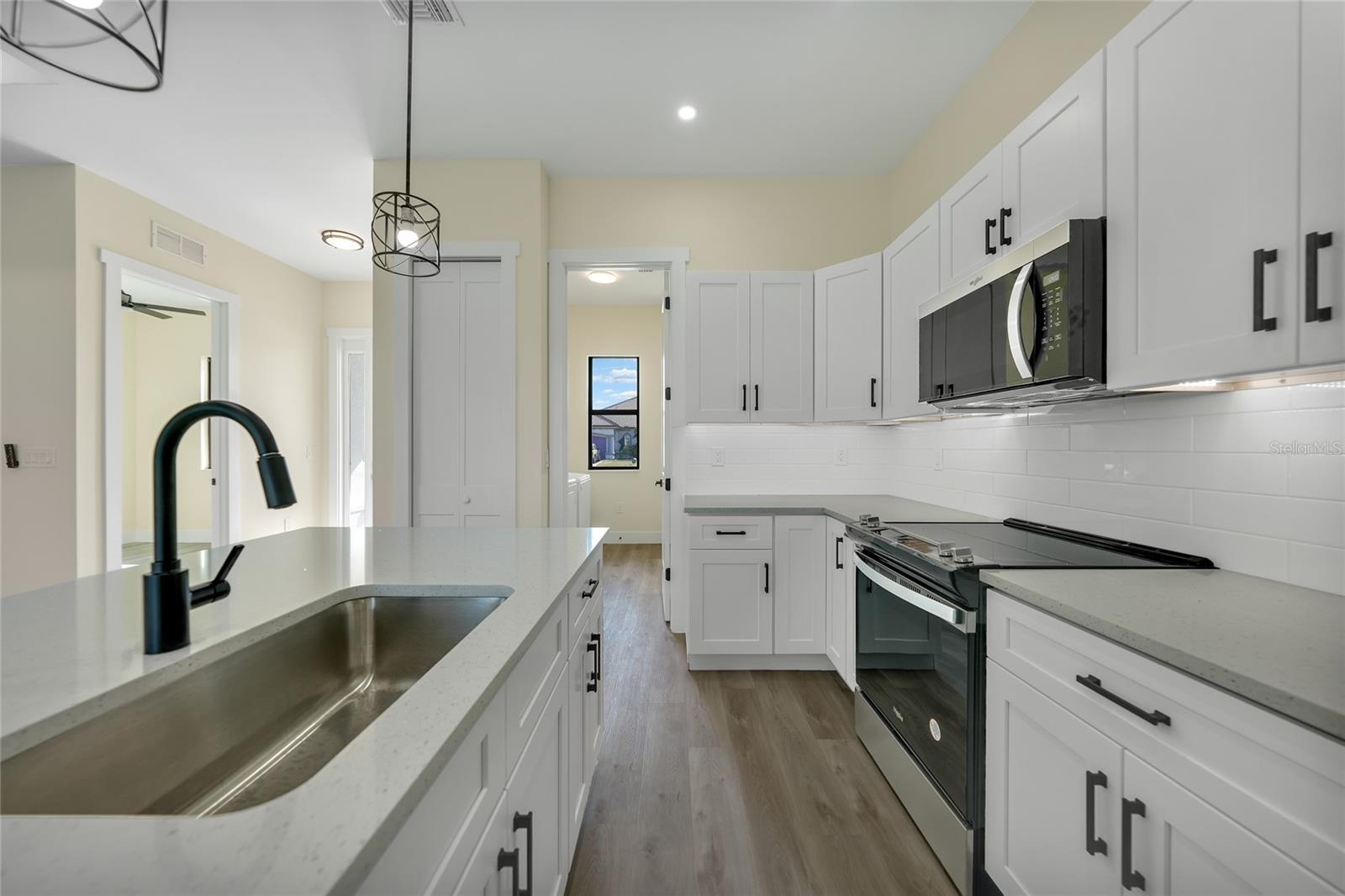 Image 14 of 38 For 3405 8th Terrace