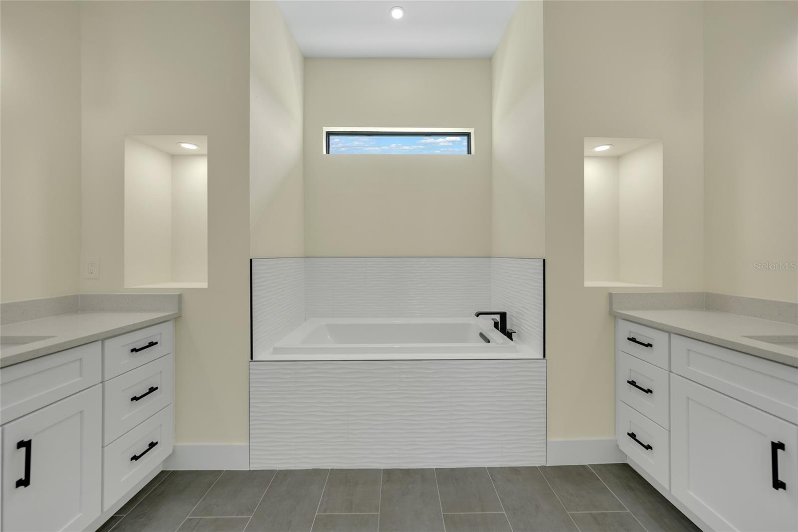 Image 19 of 38 For 3405 8th Terrace