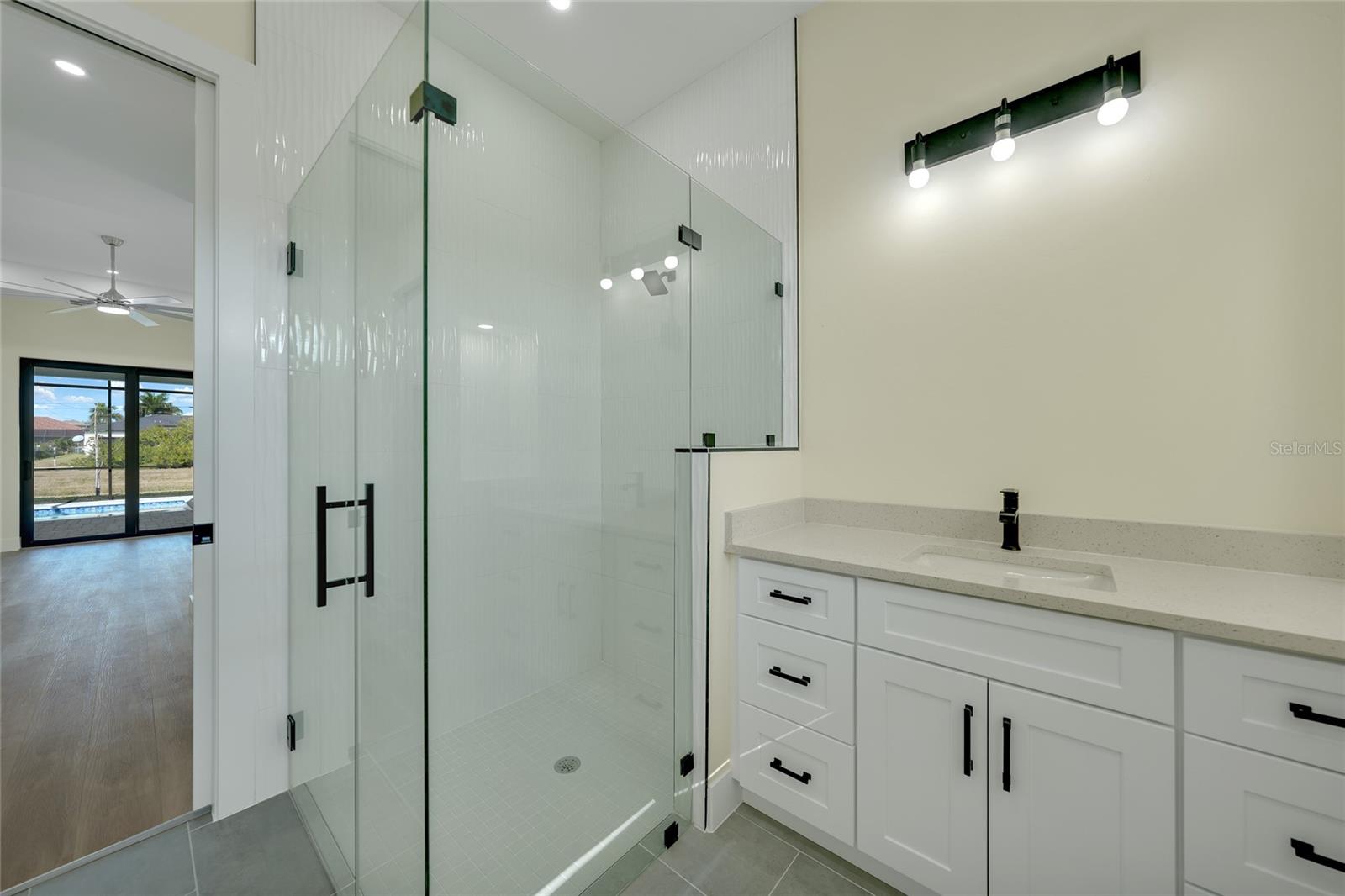 Image 21 of 38 For 3405 8th Terrace