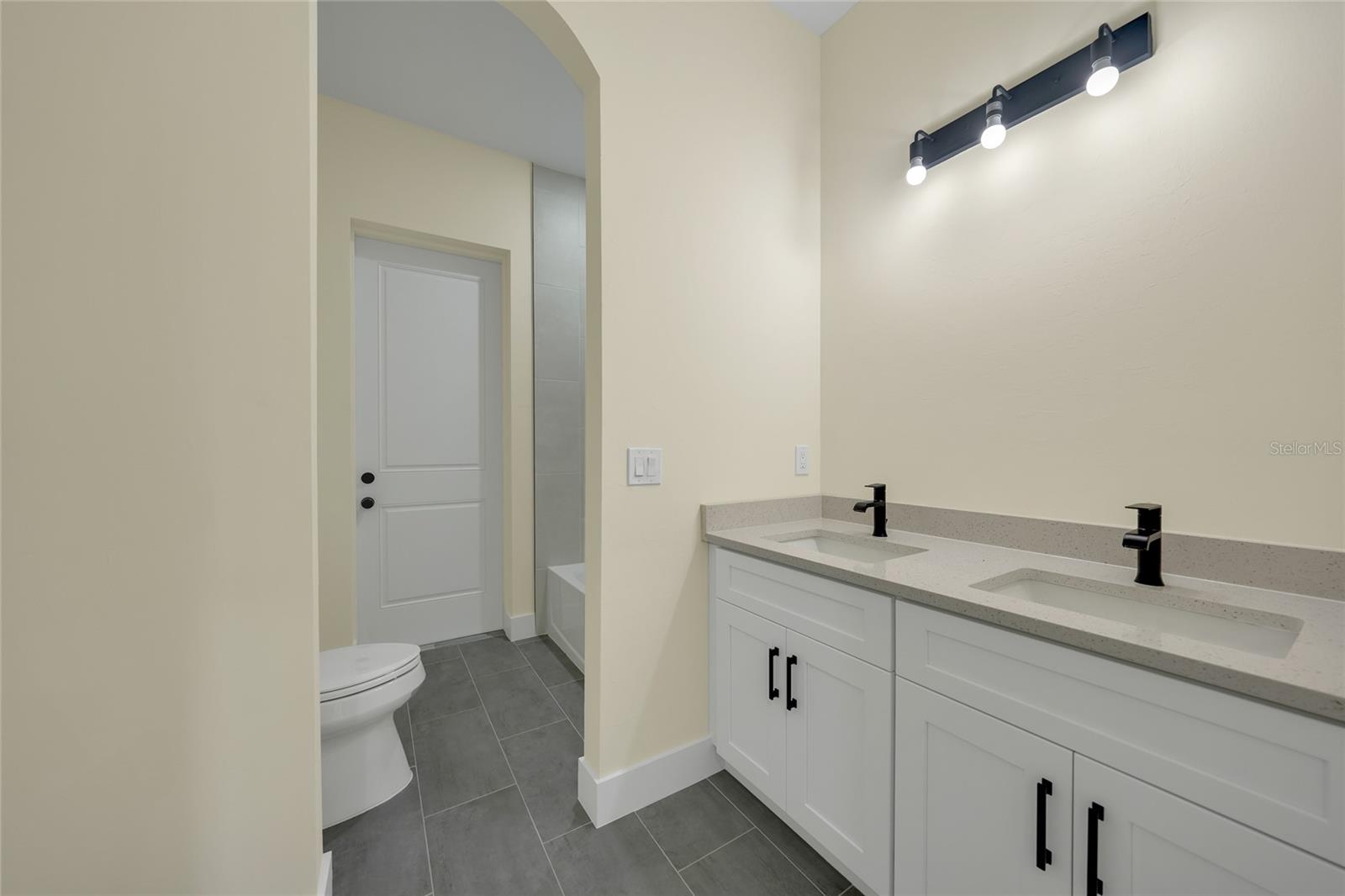 Image 25 of 38 For 3405 8th Terrace