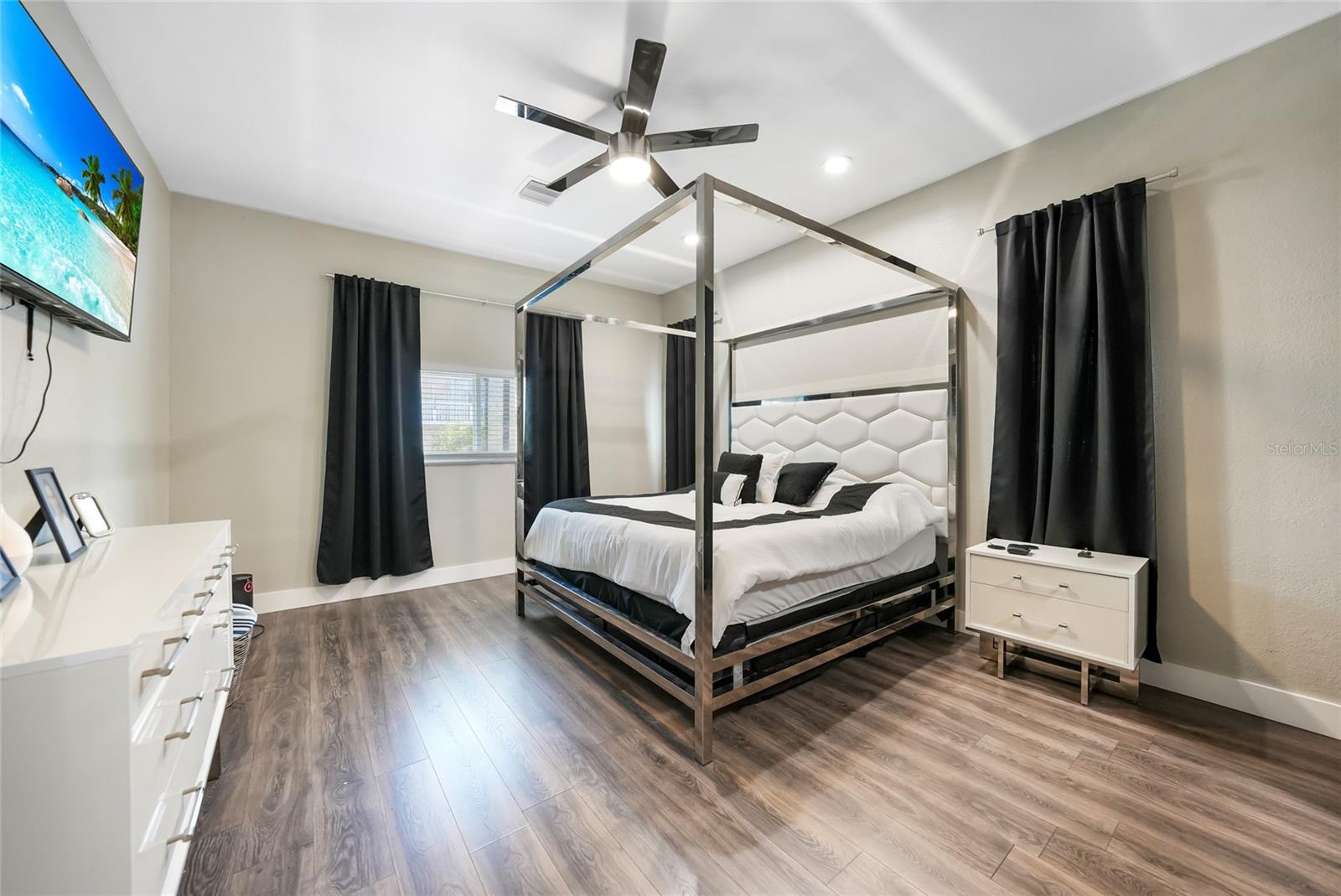 Image 15 of 46 For 38 Holloman Street