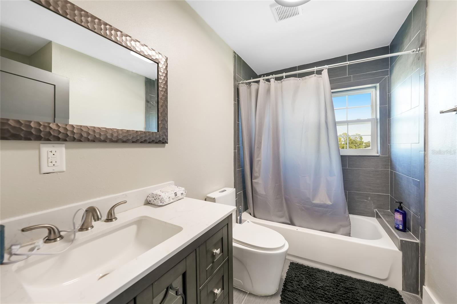 Image 28 of 46 For 38 Holloman Street