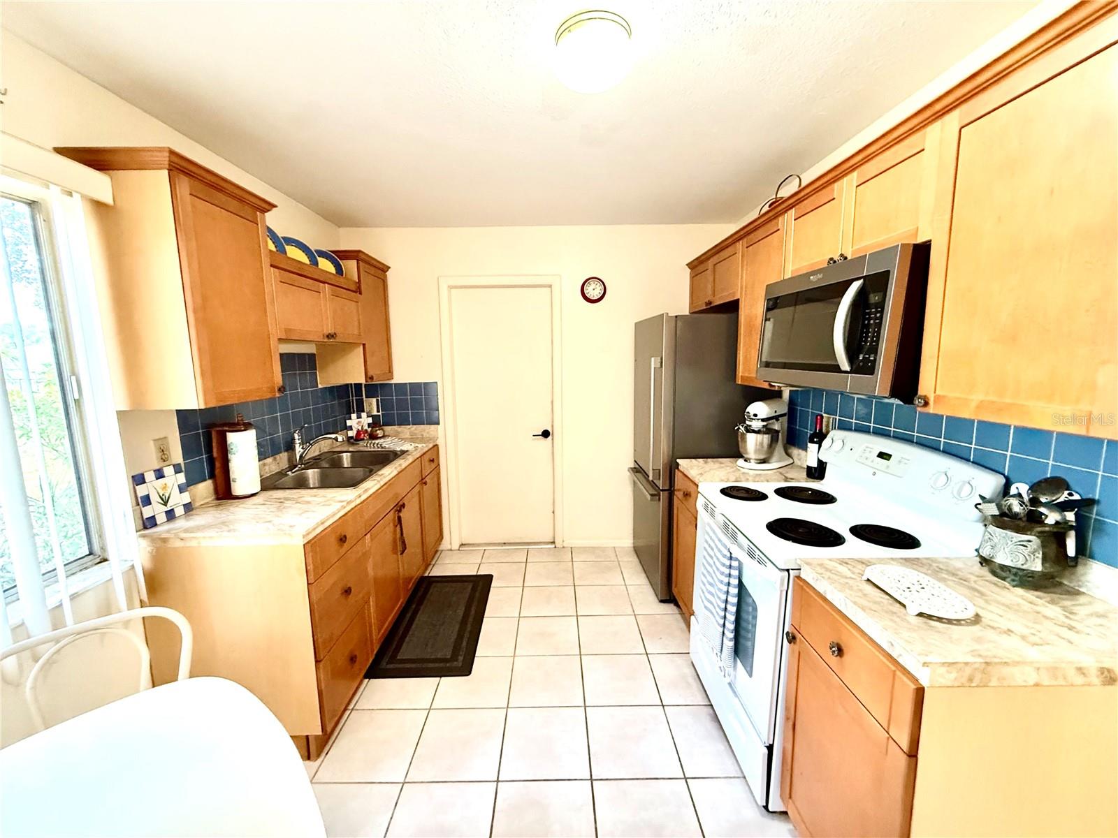 Image 9 of 19 For 3600 Pan American Boulevard