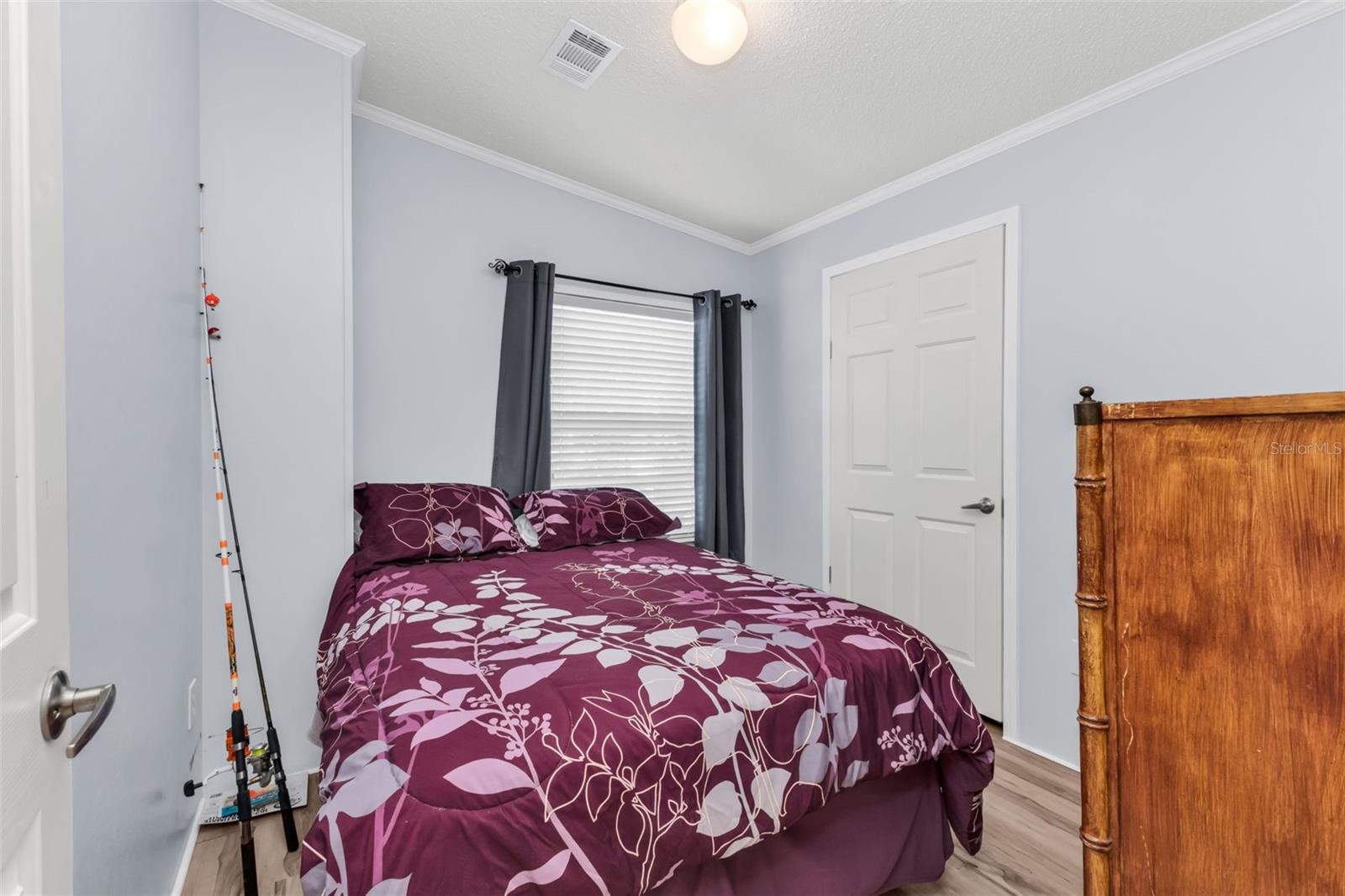 Image 18 of 54 For 4300 Riverside Drive 106