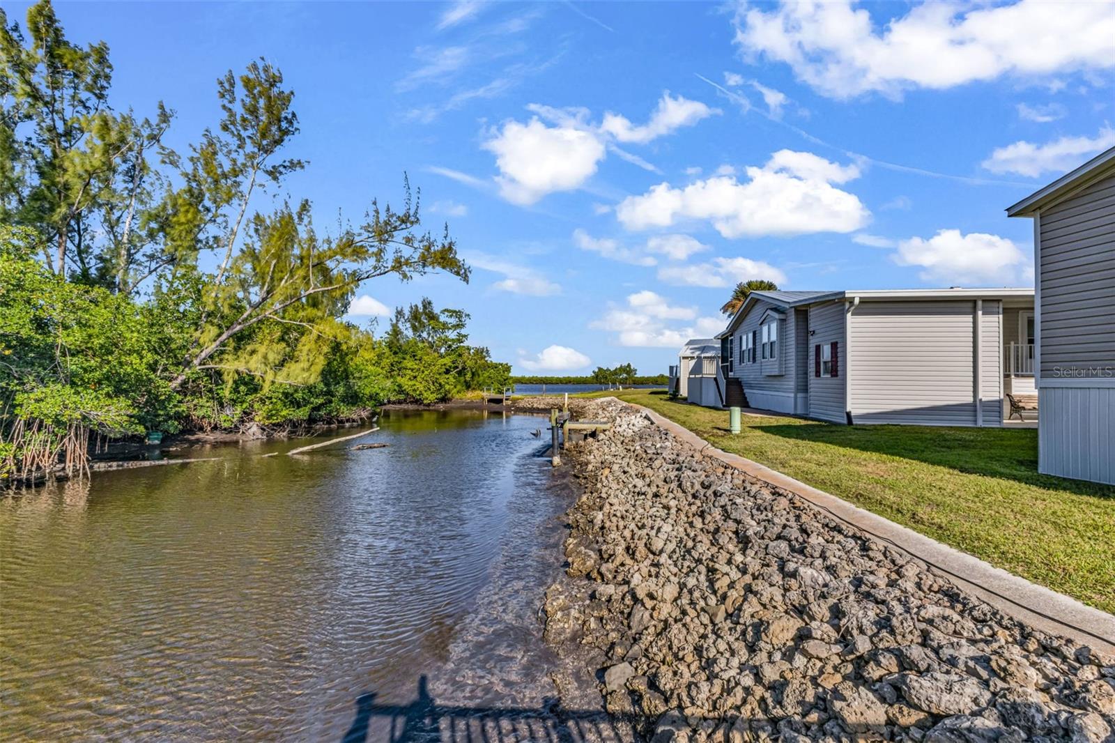 Image 26 of 54 For 4300 Riverside Drive 106