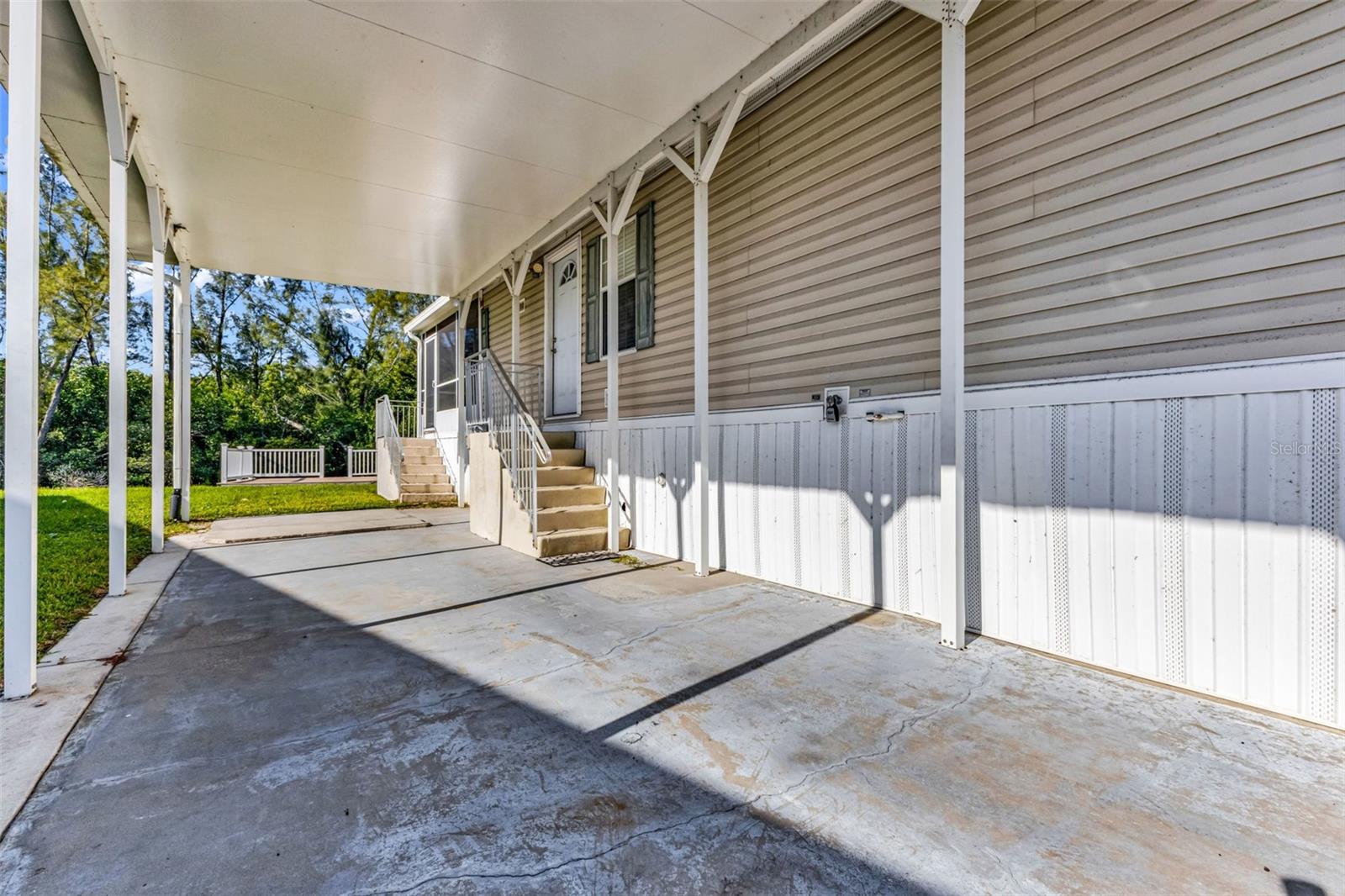 Image 4 of 54 For 4300 Riverside Drive 106