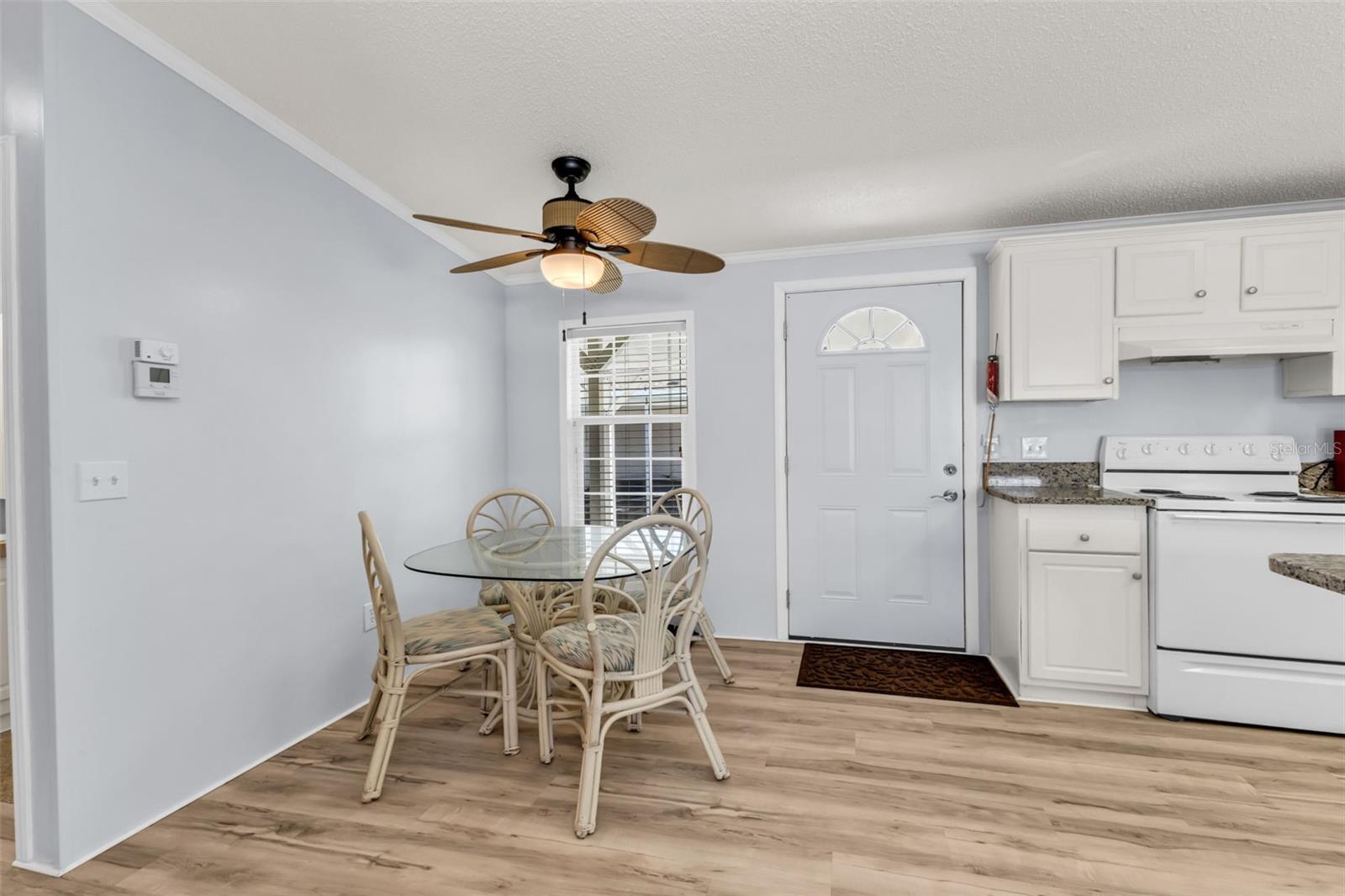 Image 9 of 54 For 4300 Riverside Drive 106