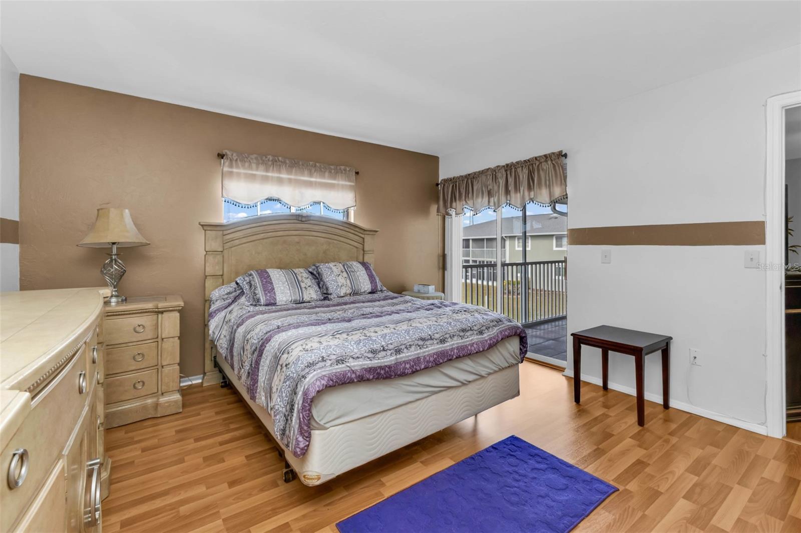 Image 17 of 47 For 3310 Loveland Boulevard 1406