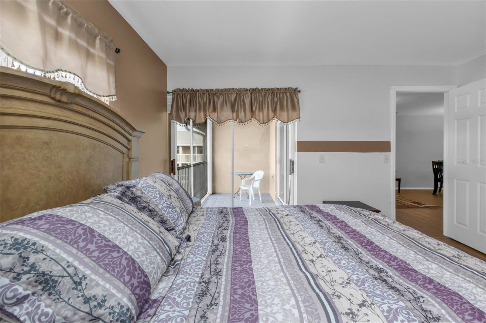 Image 18 of 47 For 3310 Loveland Boulevard 1406