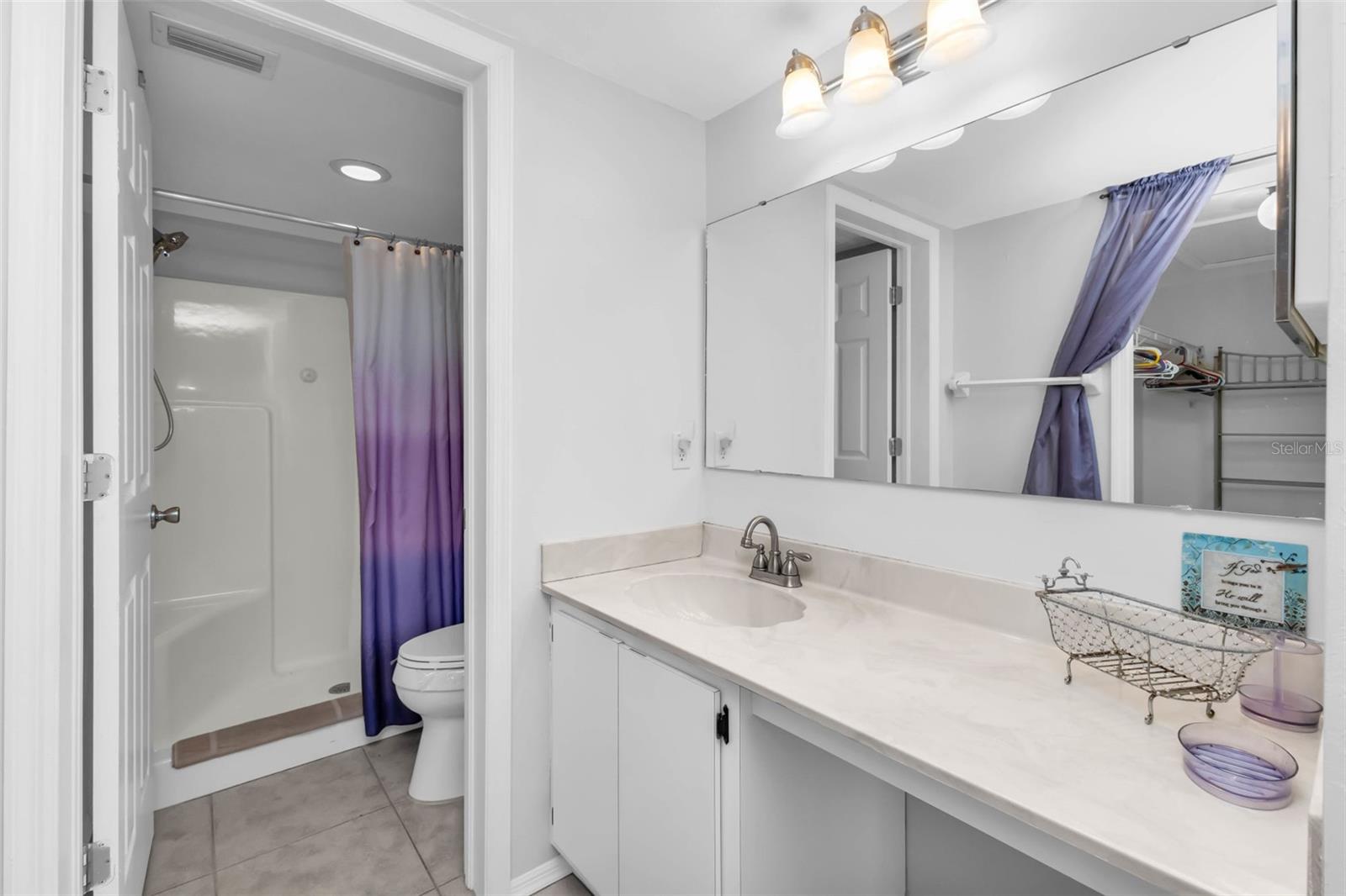 Image 20 of 47 For 3310 Loveland Boulevard 1406