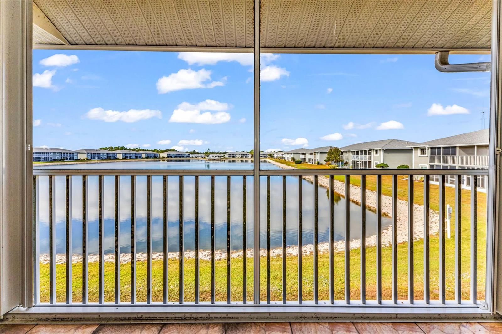 Image 31 of 47 For 3310 Loveland Boulevard 1406