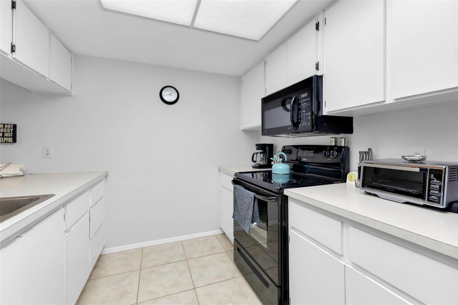 Image 6 of 47 For 3310 Loveland Boulevard 1406