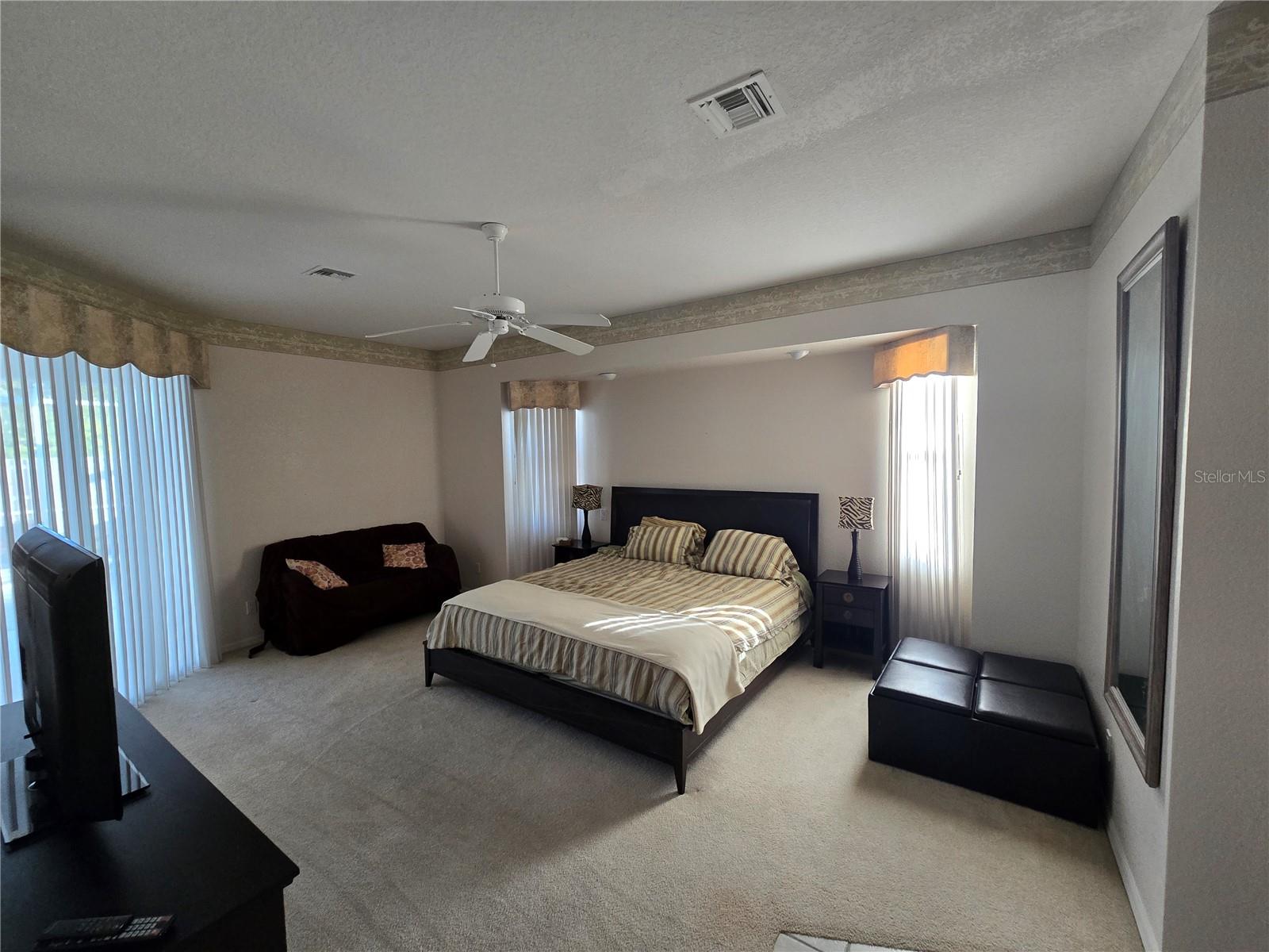 Image 12 of 37 For 23404 Peachland Boulevard