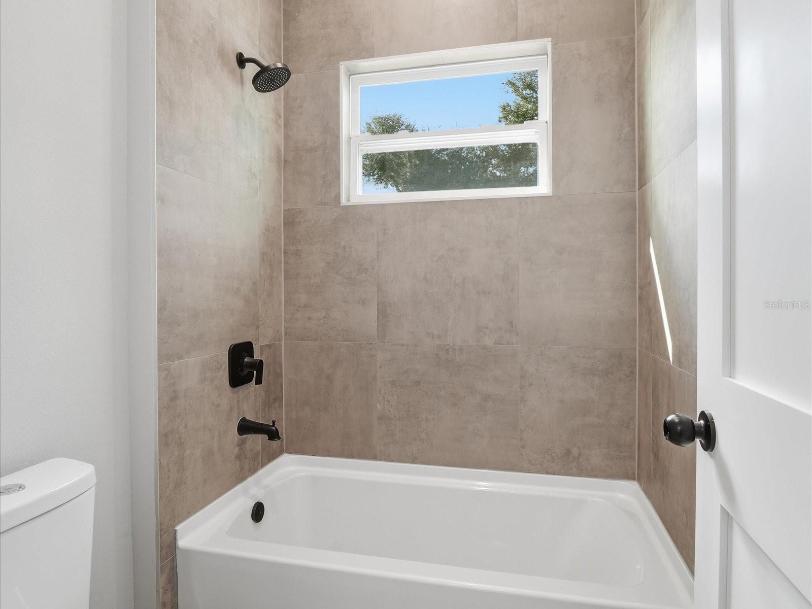 Image 29 of 39 For 21460 Dawson Avenue