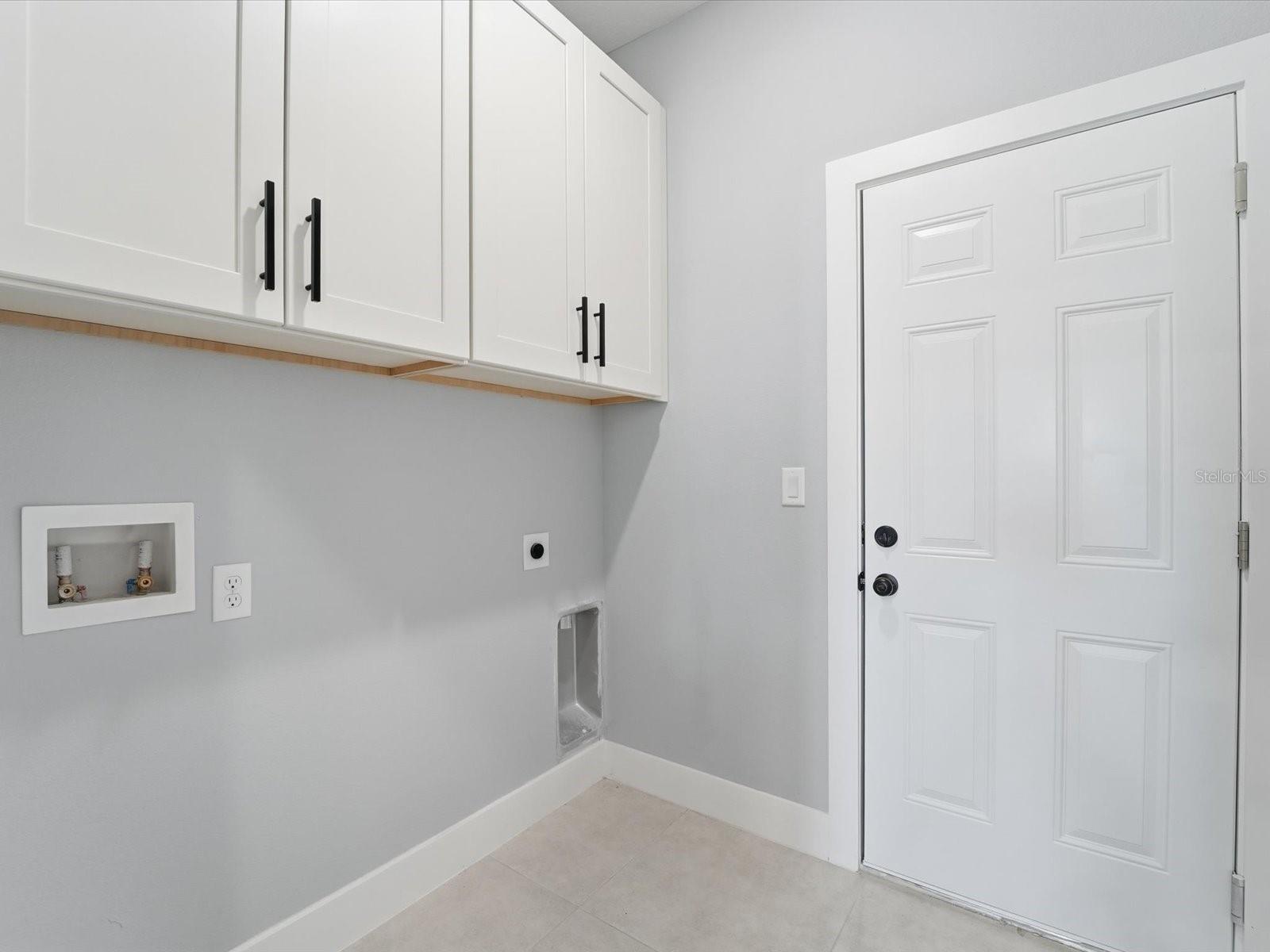 Image 33 of 39 For 21460 Dawson Avenue