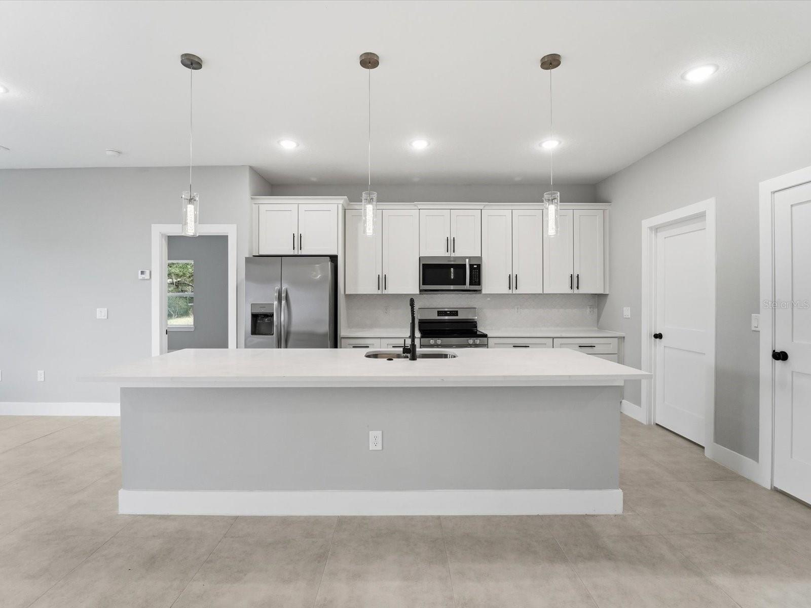 Image 8 of 39 For 21460 Dawson Avenue