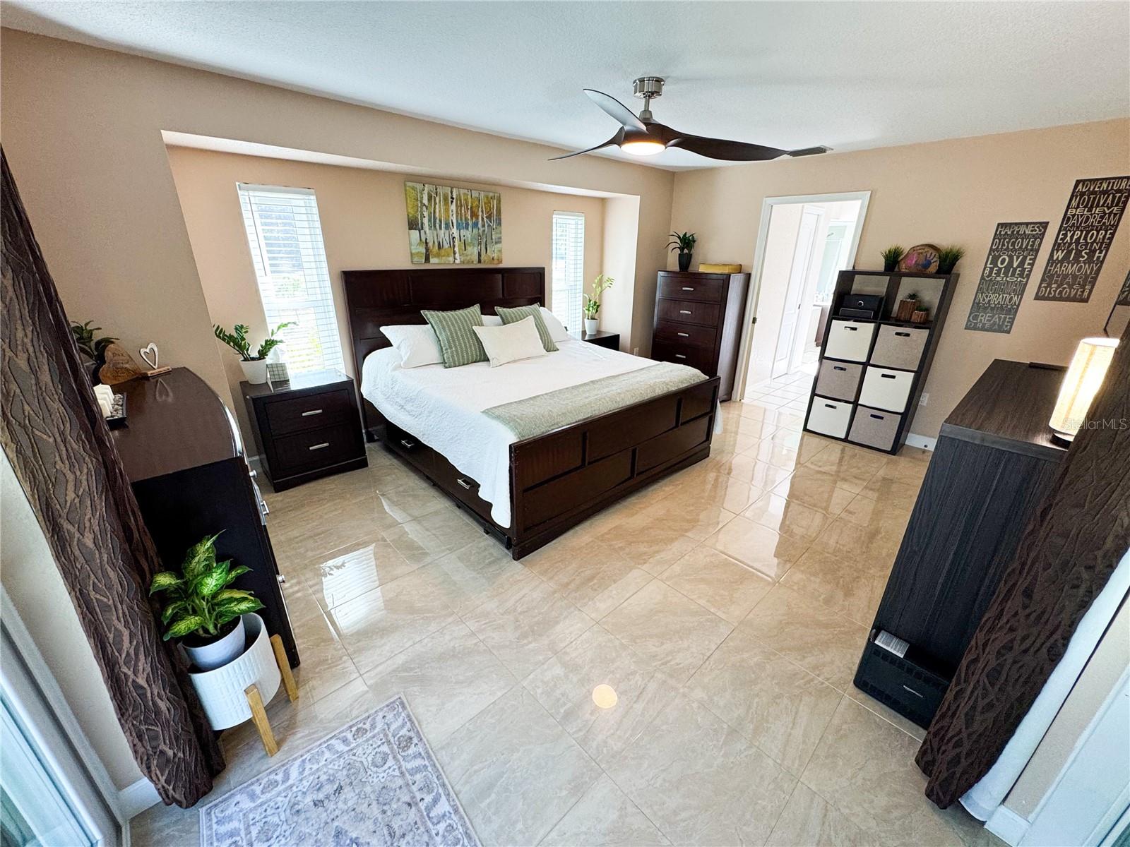 Image 10 of 45 For 2750 Abbotsford Street