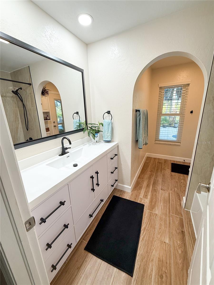 Image 17 of 45 For 2750 Abbotsford Street