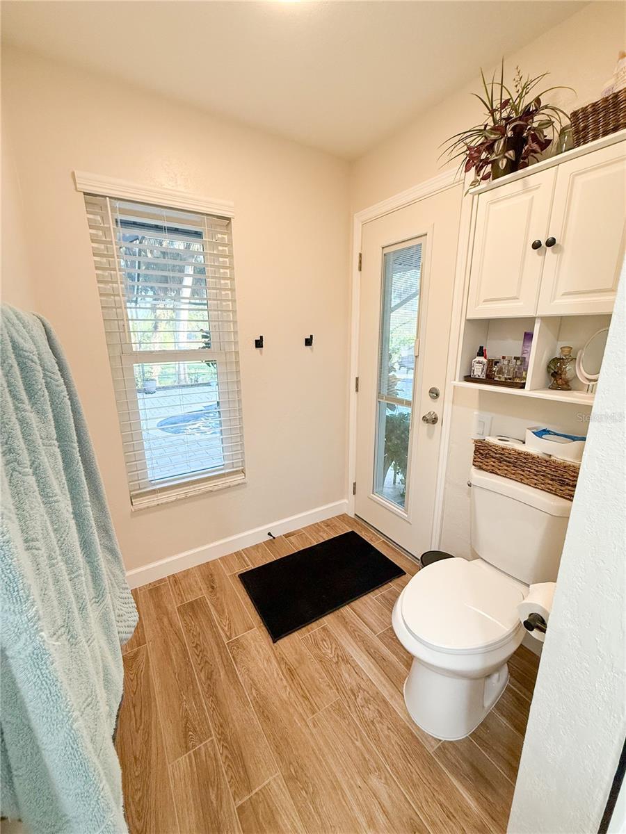 Image 18 of 45 For 2750 Abbotsford Street