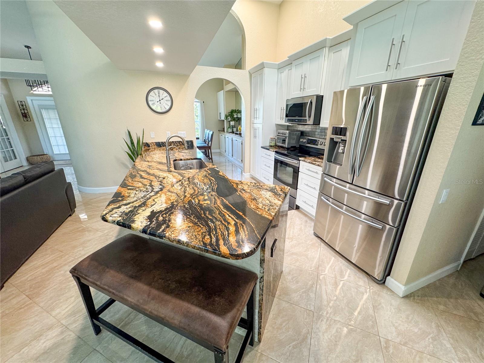 Image 23 of 45 For 2750 Abbotsford Street