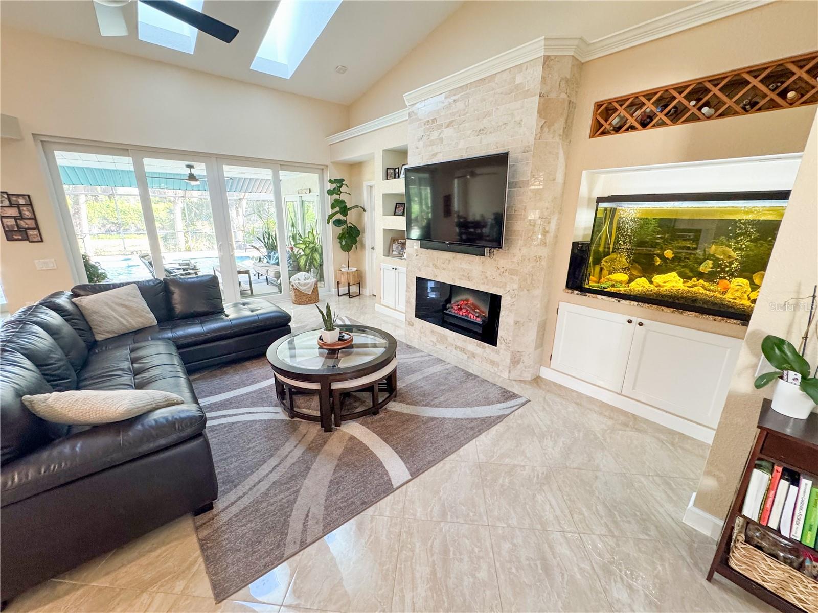 Image 29 of 45 For 2750 Abbotsford Street